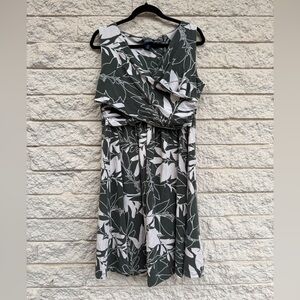 ⭐️Lands’ end (L) tropical green wrap dress sleeveless